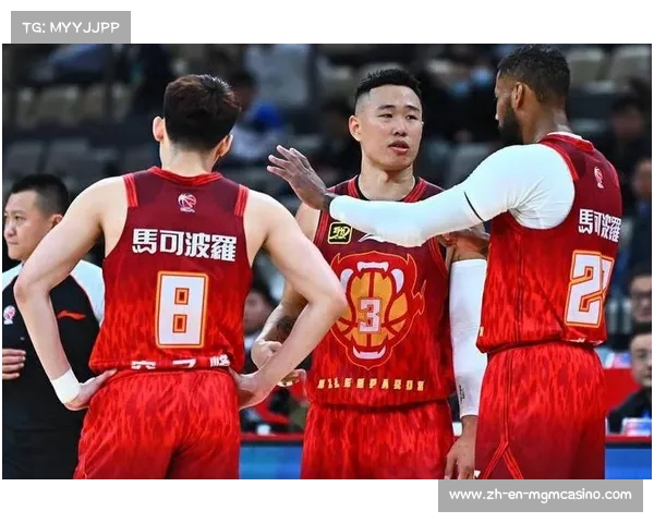 CBA季后赛战火纷飞 各队争夺激烈悬念迭起令人瞩目 CBA季后赛战火纷飞 各队争夺激烈悬念迭起令人瞩目