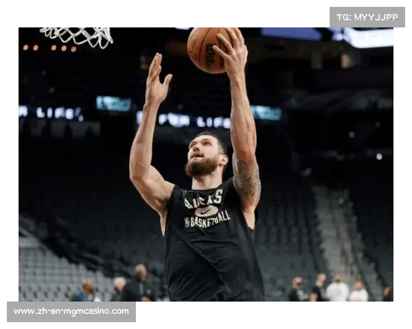 马刺替补强势发力合砍47分 马穆韦斯利双星闪耀赛场 马刺替补强势发力合砍47分 马穆韦斯利双星闪耀赛场